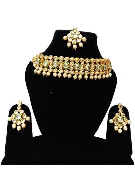 Golden Stone Studded Kundan Choker Set