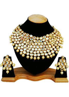 Native Indian Jewelry in USA: Buy Golden Stone Studded Kundan Necklace Set Online