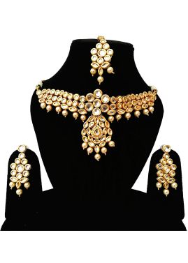 Golden Stone Studded Kundan Choker Set