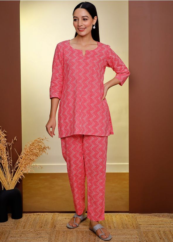 Pink Zig-Zag Printed Kurti With Pant