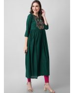 Green Embroidered Kurta Set In Rayon